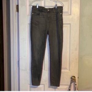 PAIGE Gray Skinny Jeans Sleek Design